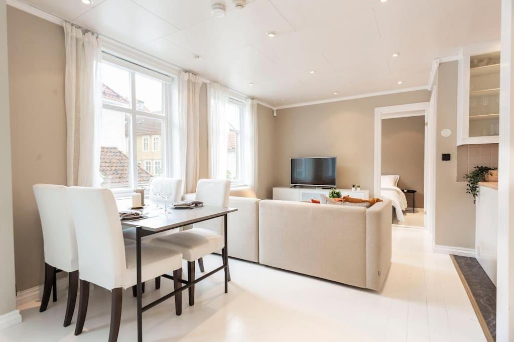 New! Modern Top Floor Apartment In Historic Area! Bergen Exterior foto